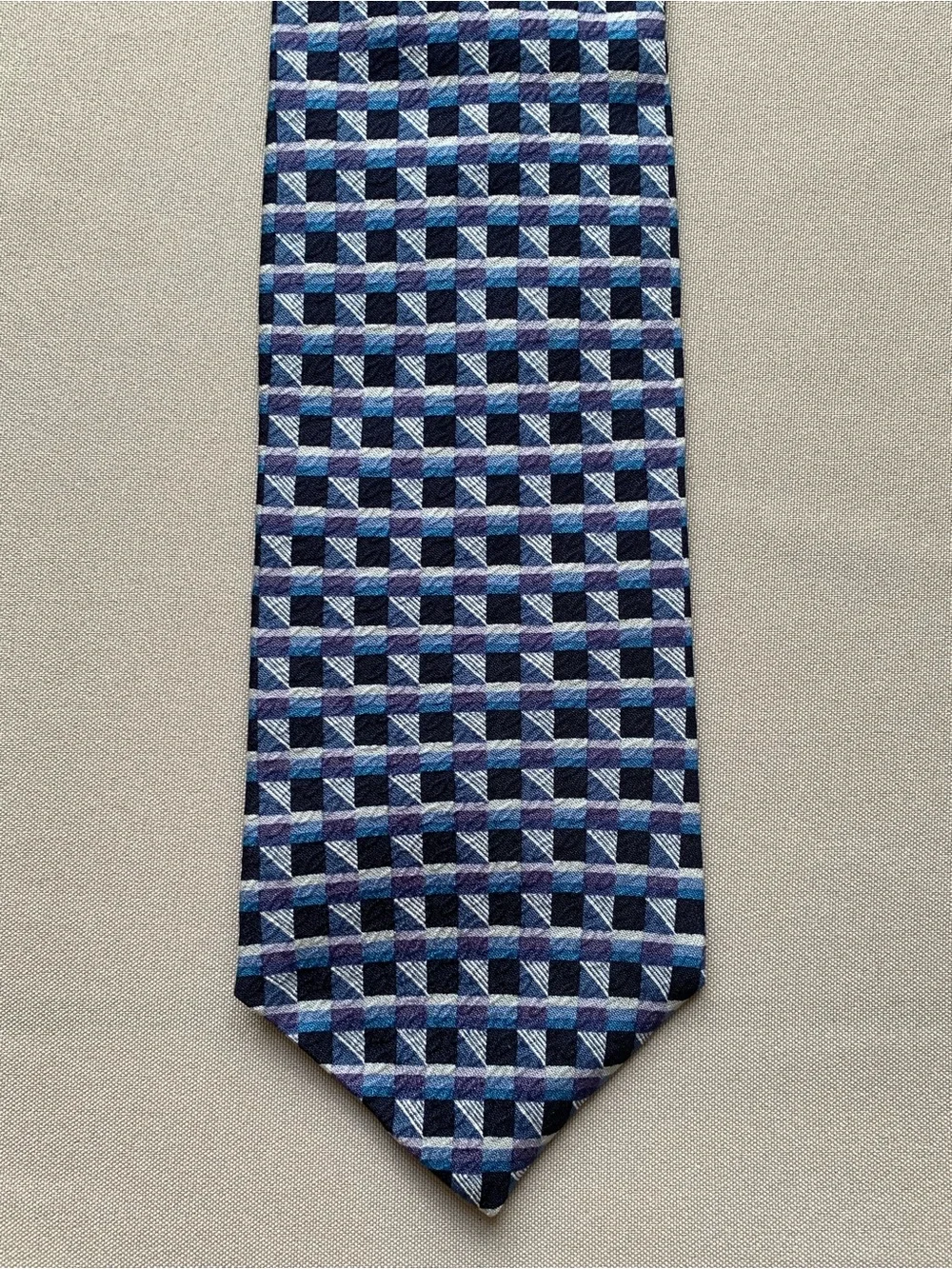 Calvin Klein Mens 100% Silk Tie Blue Geometric Woven Logo Made in USA
